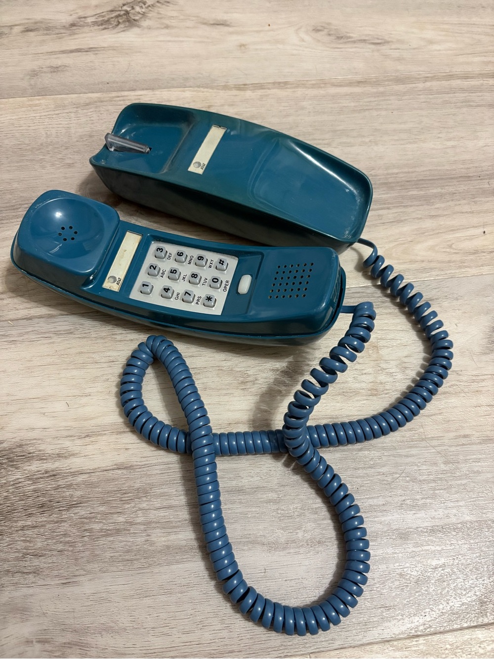 Vintage AT&T Trimline Teal Country Blue Push Button Telephone 1980s